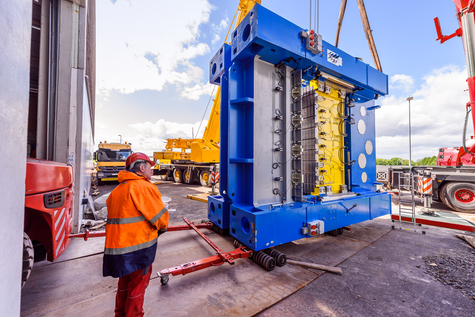 SCHOLPP is your specialist for press rigging and press relocations – regionally and worldwide.