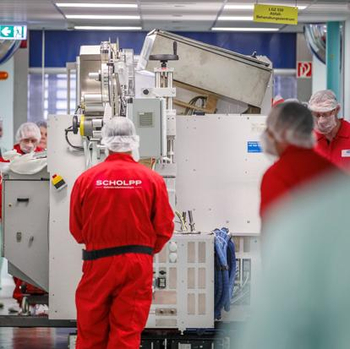 In semiconductor manufacturing, a professional move-in solution plays a decisive role in the successful installation of machines in cleanrooms.