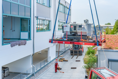 Your partner for regional machine moves and plant relocations – with expertise and specialized equipment.